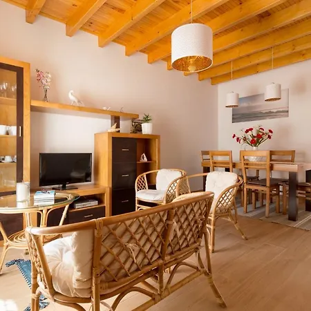 Vivenda Golfinho Сasa de vacaciones *